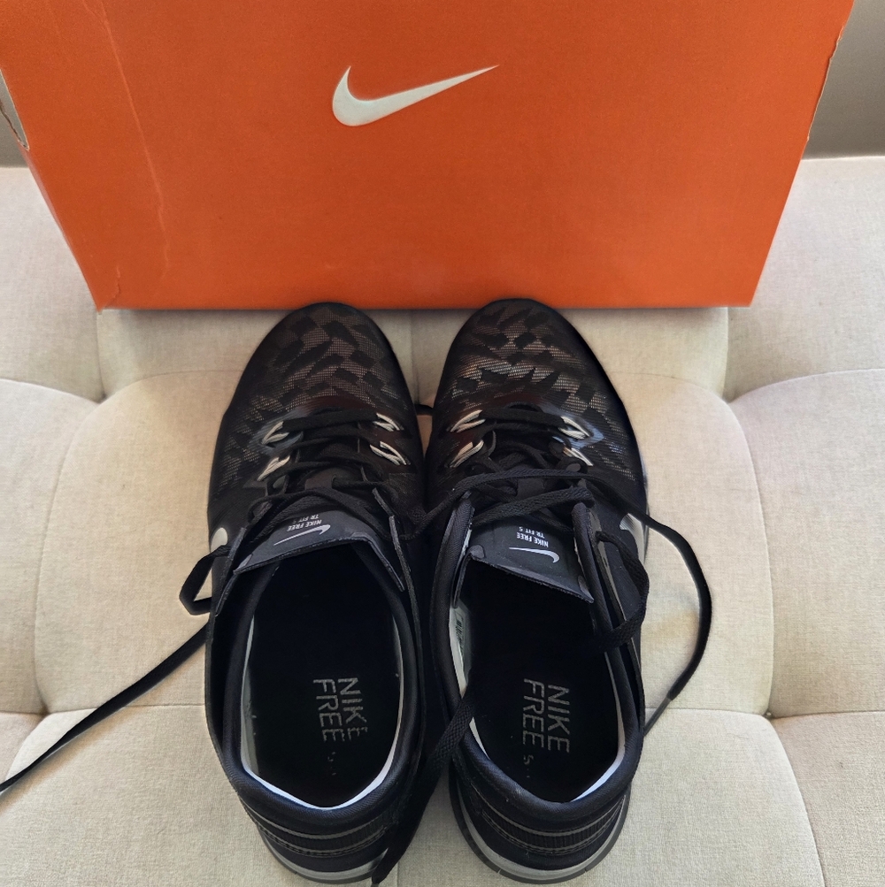 Nike Free 5.0 Black Metallic Sneakers Womens 7.5 TR Fit 5 Chic Athleisure Shoes - Picture 6 of 14